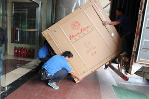 福泉钢琴贵重工艺品无忧运